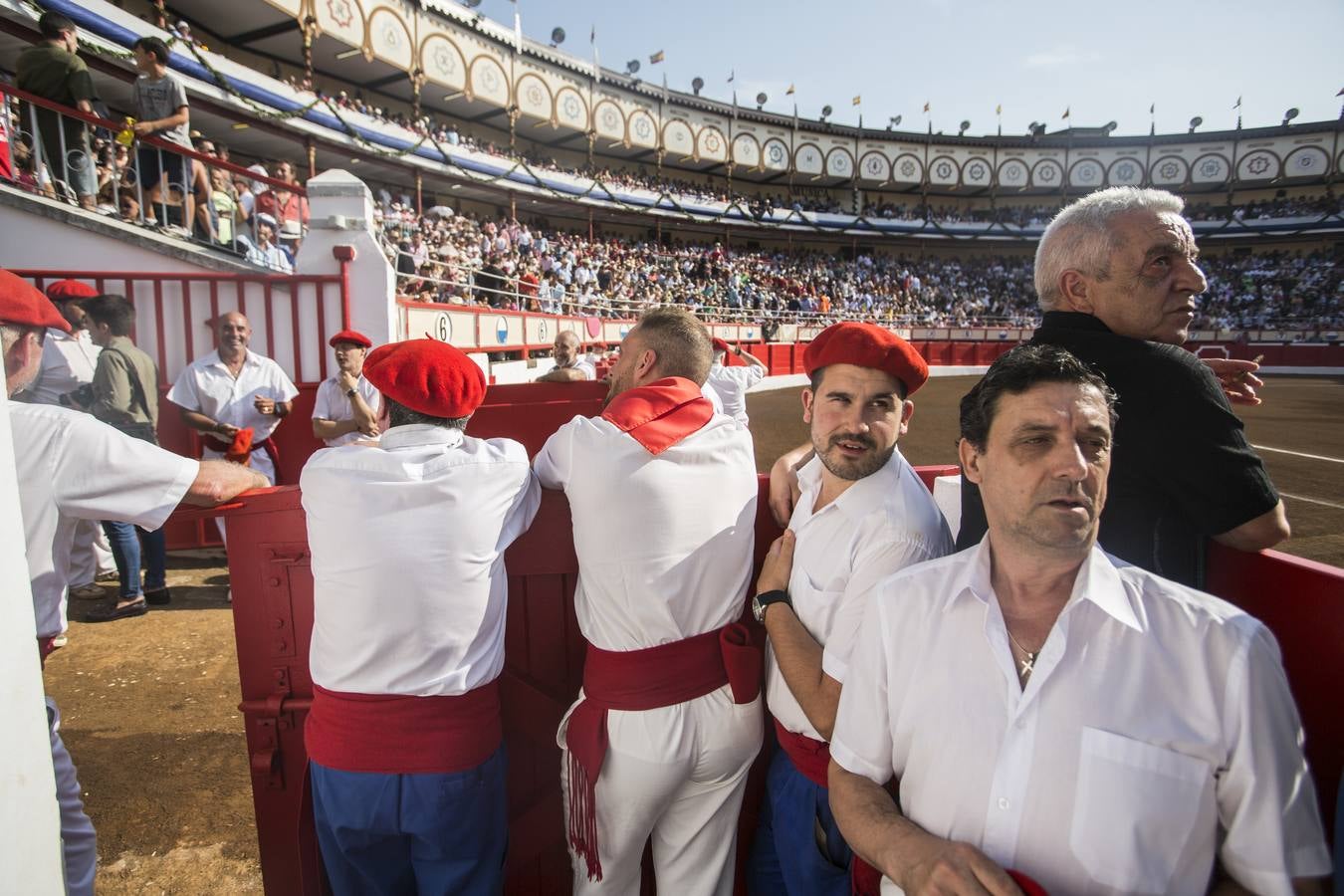 Quinto festejo de la feria con David Fandila 'El Fandi', Sebastián Castella y Alejandro Marcos