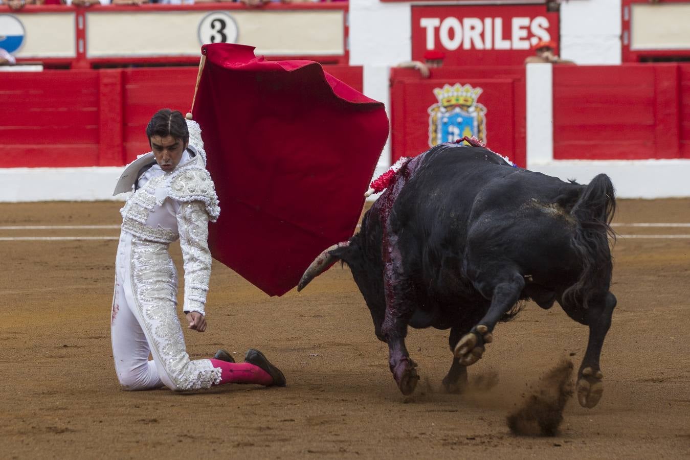 Quinto festejo de la Feria de Santiago con Miguel Ángel Perera; Julián López «El Juli», y Pablo Aguado 