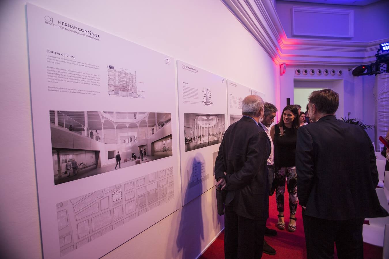 La presidenta del Banco Santander, Ana Botín, que ha presentado hoy los dos proyectos de la entidad en la ciudad en un acto en el que han estado presentes el arquitecto David Chipperfield y el estudio Cruz y Ortiz, el presidente de Cantabria y la alcaldesa de Santander, entre otras autoridades