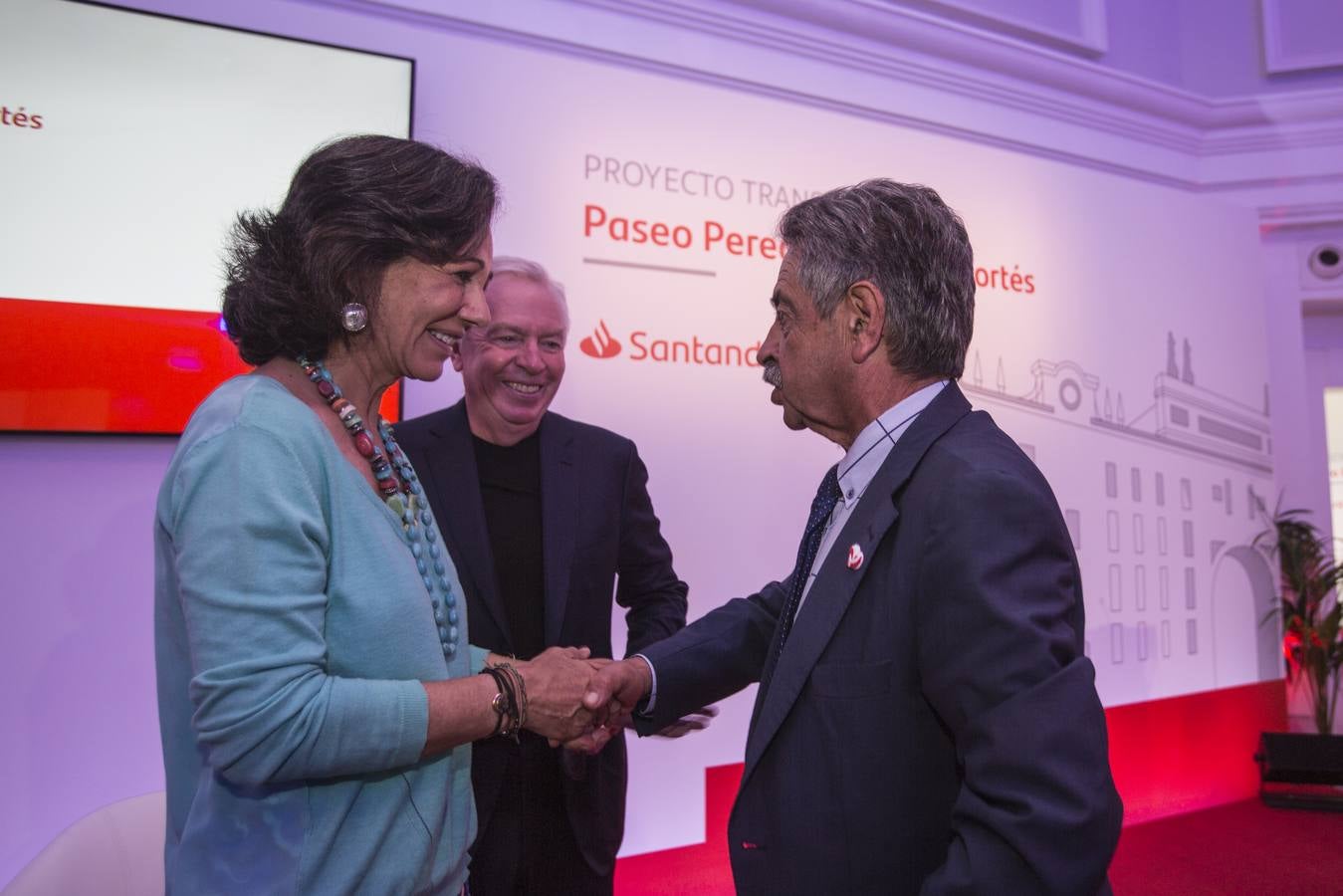 La presidenta del Banco Santander, Ana Botín, que ha presentado hoy los dos proyectos de la entidad en la ciudad en un acto en el que han estado presentes el arquitecto David Chipperfield y el estudio Cruz y Ortiz, el presidente de Cantabria y la alcaldesa de Santander, entre otras autoridades