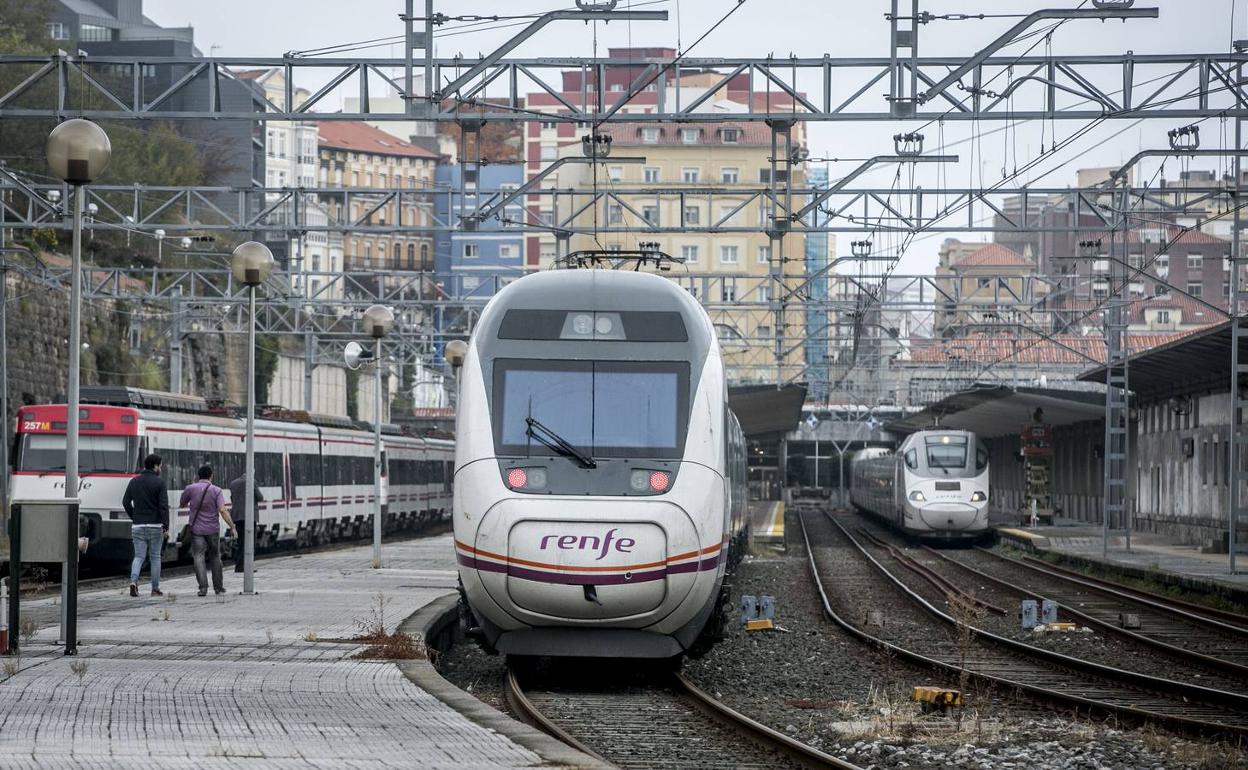 Adif confirma a Mazón que los plazos del tren a Santander se están cumpliendo