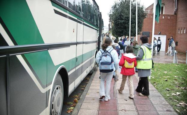 La Federación del Taxi recurre la licitación del servicio de transporte escolar para el próximo curso en Cantabria