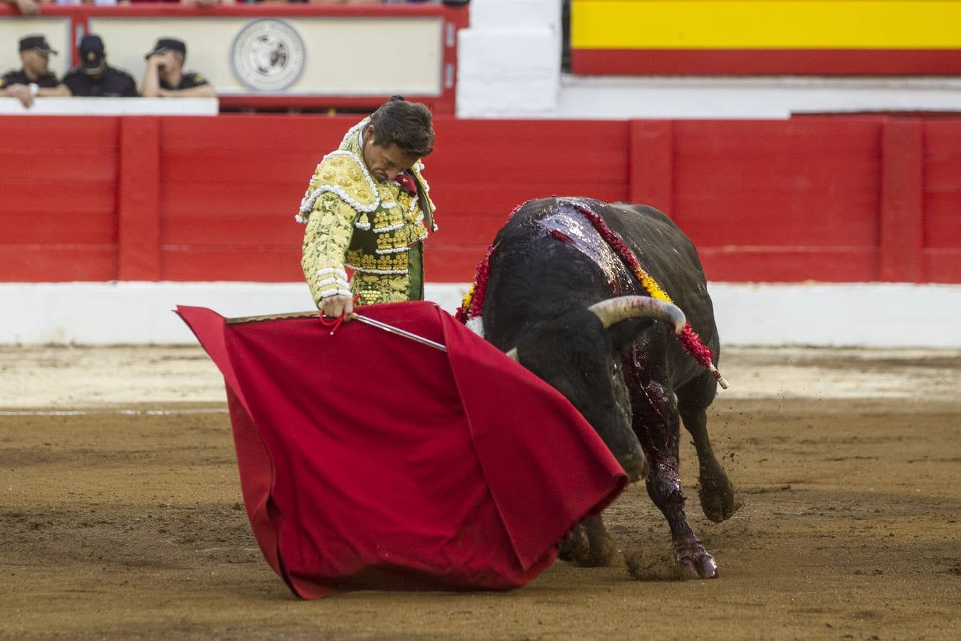 Sexto festejo de la Feria de Santiago con Cayetano, Diego Urdiales y José María Manzanares