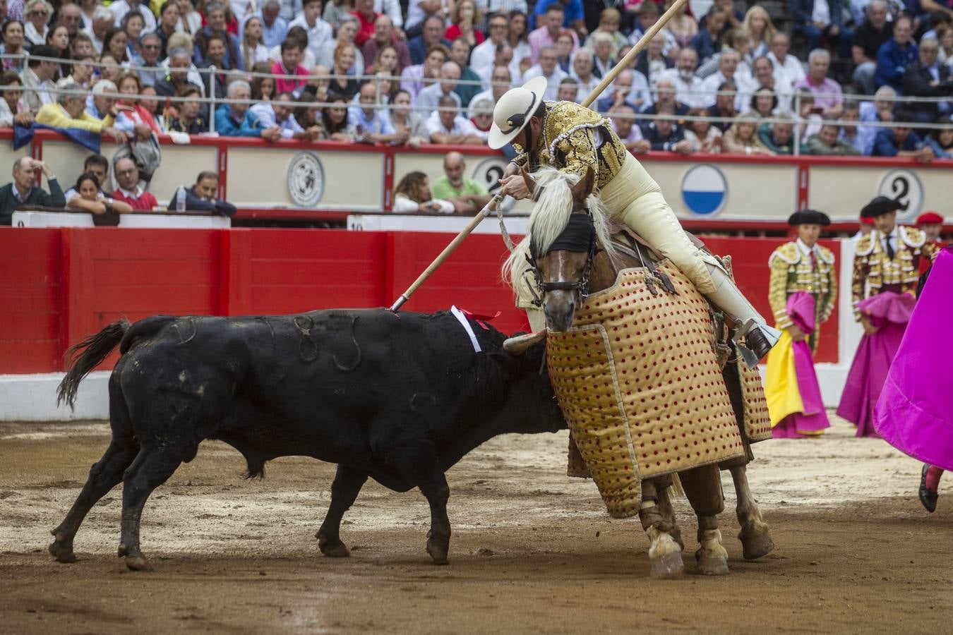 Sexto festejo de la Feria de Santiago con Cayetano, Diego Urdiales y José María Manzanares