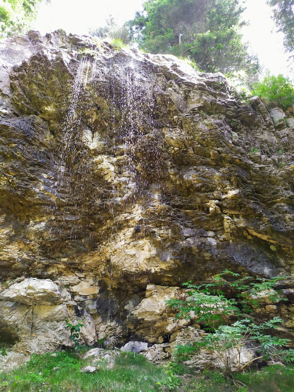 Incluso se pueden encontrar pequeñas 'cascadas' donde refrescarse.