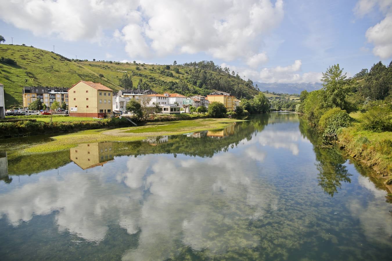 Bonita estampa de Unquera desde el puente.
