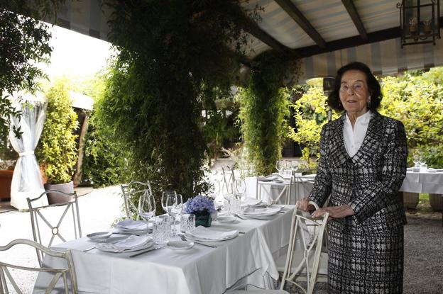 María Rosa Fernández-Pacheco, en un rincón de Finca de San Juan, donde también tienen un restaurante. 