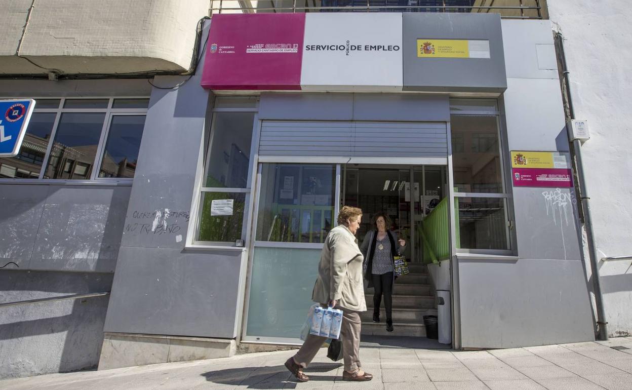 Cantabria es la comunidad autónoma donde más baja el paro en julio, un 4,9%