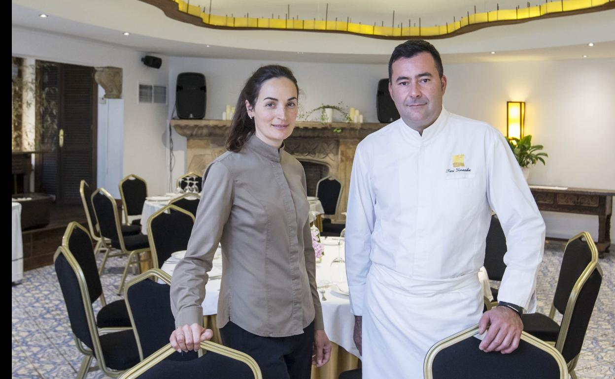 Elvira Abascal y Toni González, en el salón de banquetes recién modernizado