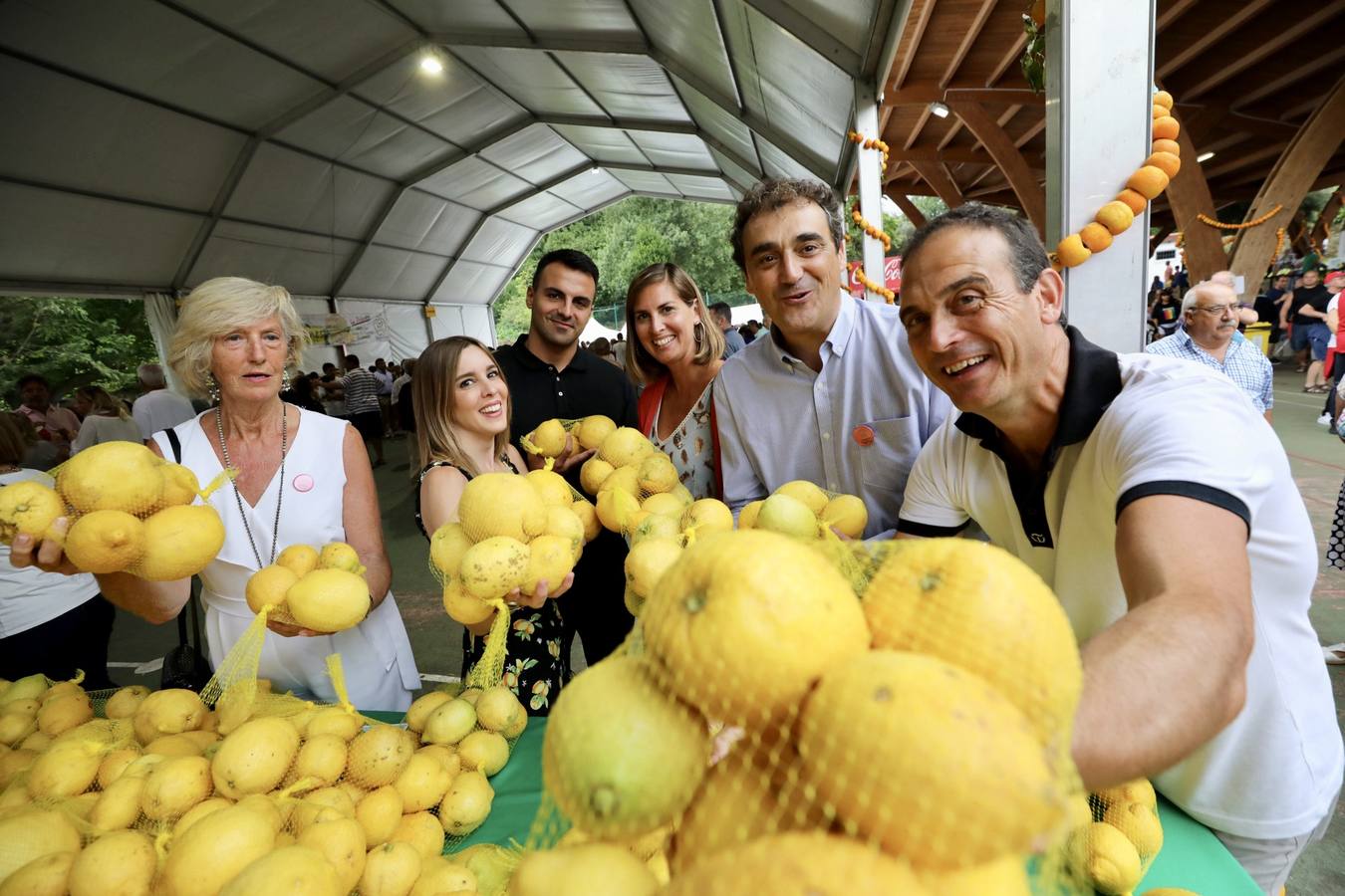 La fiesta de los Limones Solidarios celebra en el pueblo de Alfoz de Lloredo su octava edición