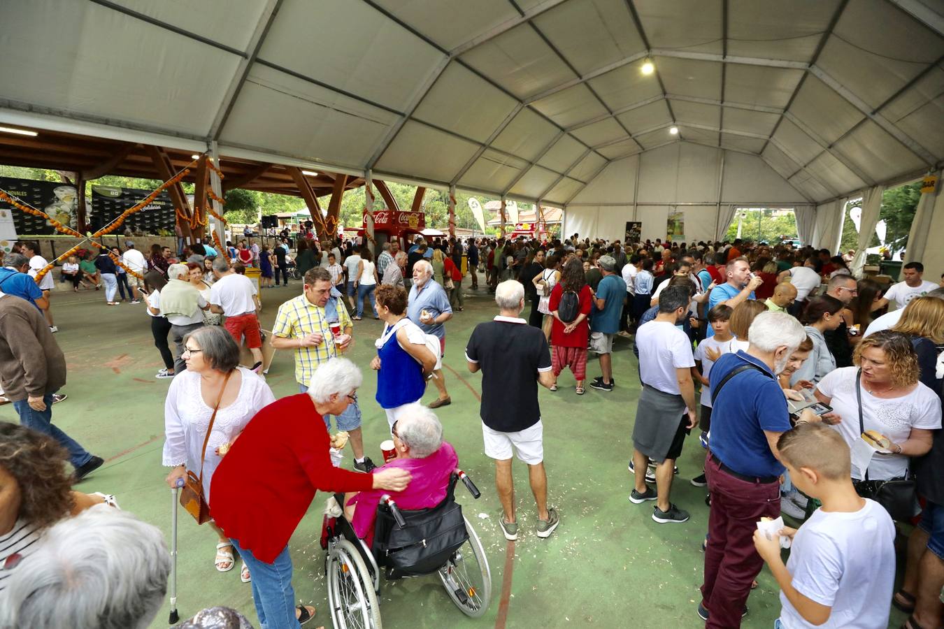 La fiesta de los Limones Solidarios celebra en el pueblo de Alfoz de Lloredo su octava edición