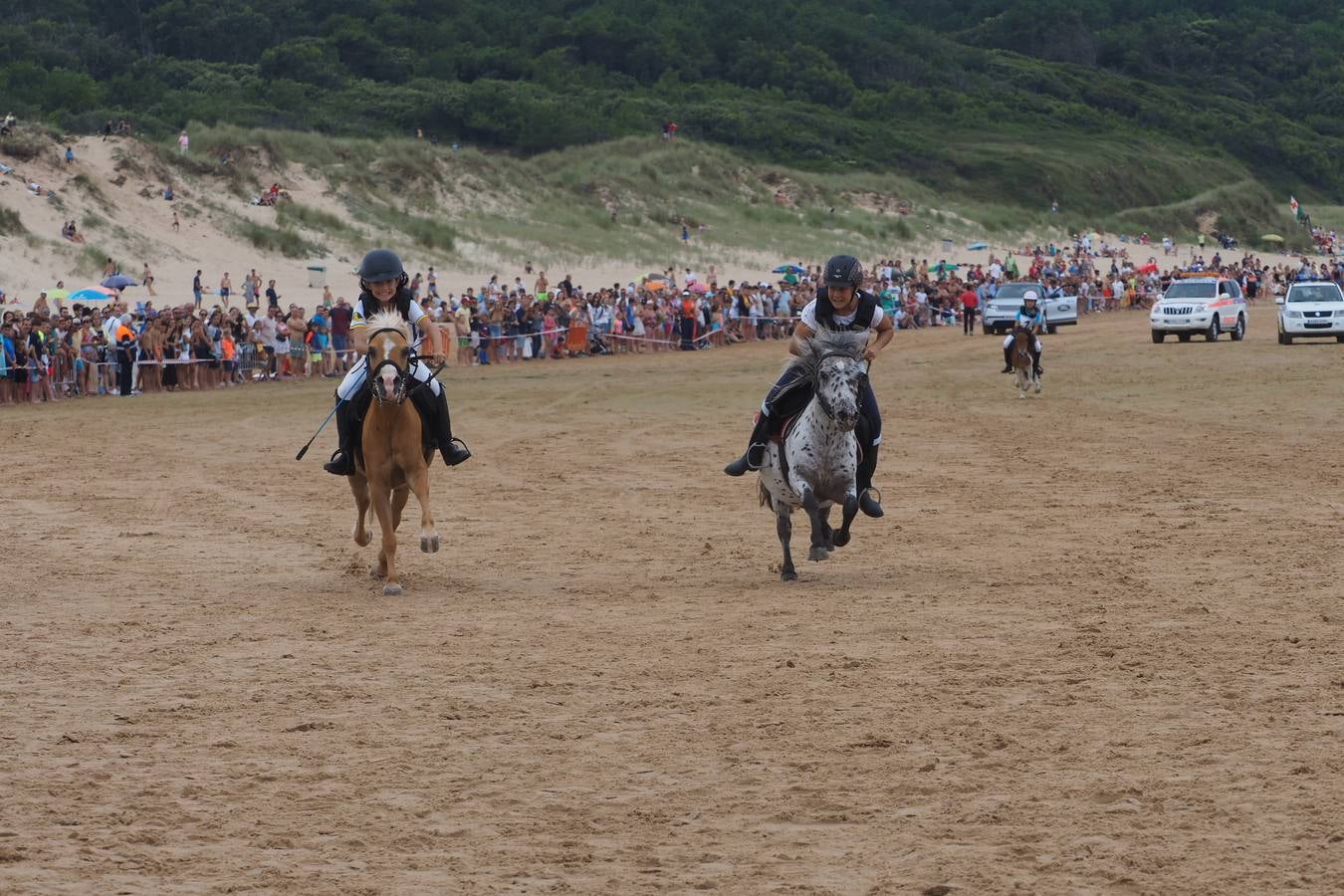 El caballo de la cuadra Río Cubas se impone por cuarta vez consecutiva en el Gran Premio Junta Vecinal y el de la cuadra El Sable vence en el Derby