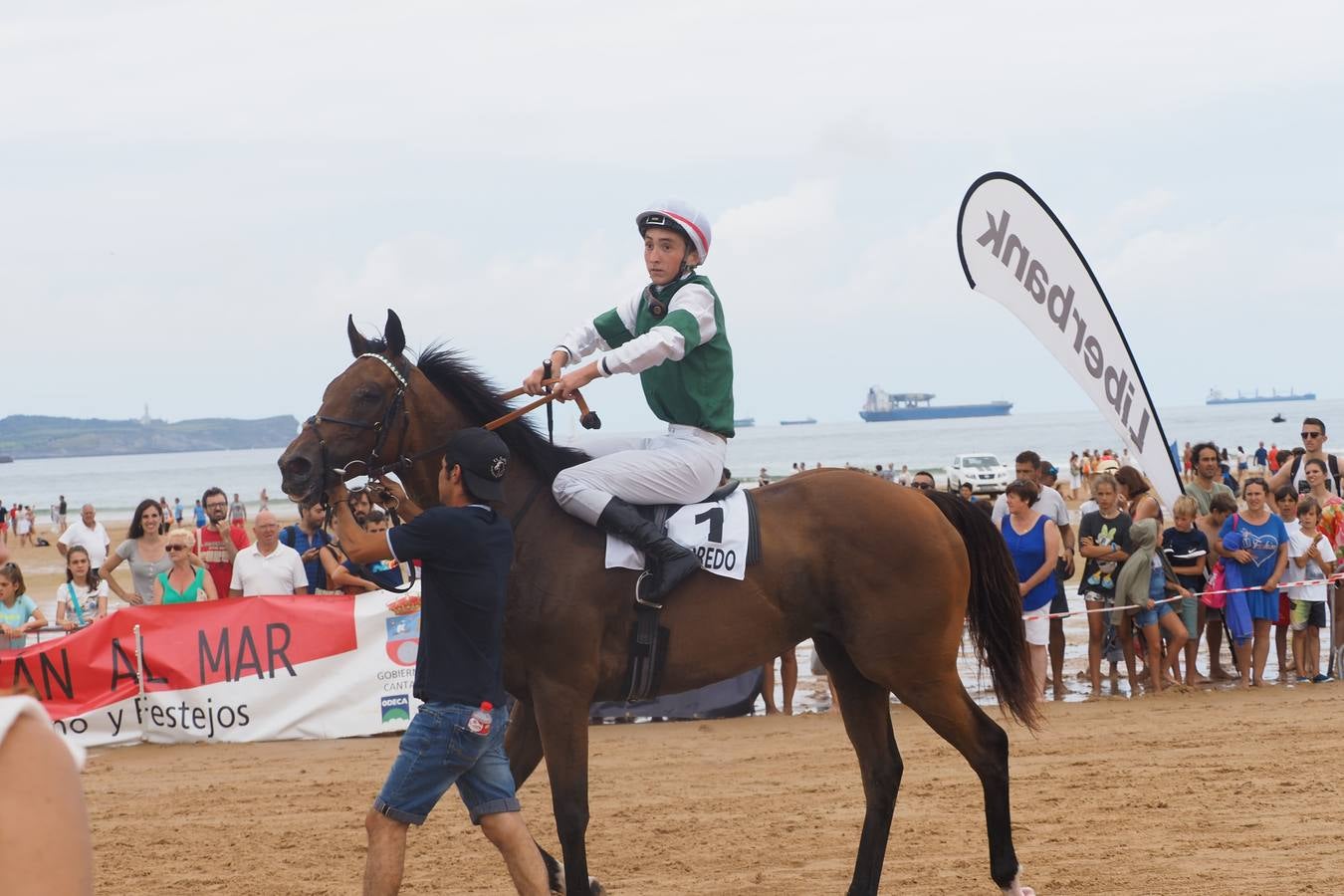 El caballo de la cuadra Río Cubas se impone por cuarta vez consecutiva en el Gran Premio Junta Vecinal y el de la cuadra El Sable vence en el Derby