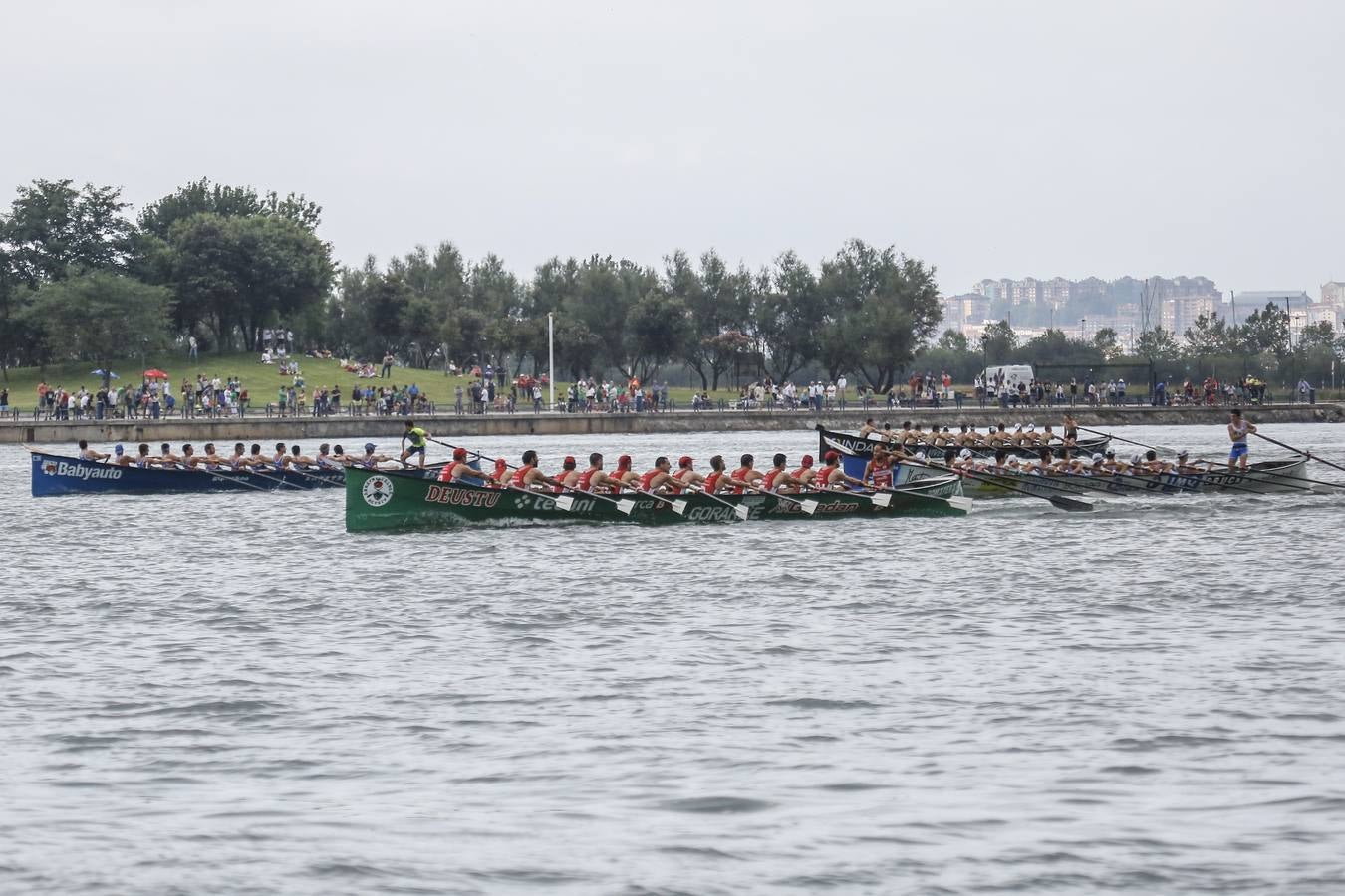 La 'Virgen del Carmen' es la mejor trainera cántabra en Punta de Parayas, al ocupar la quinta plaza en una regata en la que Pedreña fue séptima y Santoña, octava