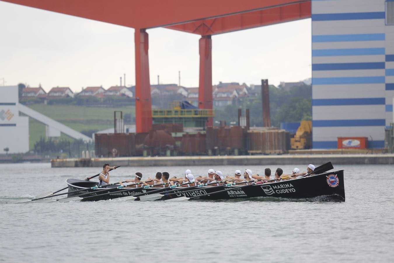 La 'Virgen del Carmen' es la mejor trainera cántabra en Punta de Parayas, al ocupar la quinta plaza en una regata en la que Pedreña fue séptima y Santoña, octava