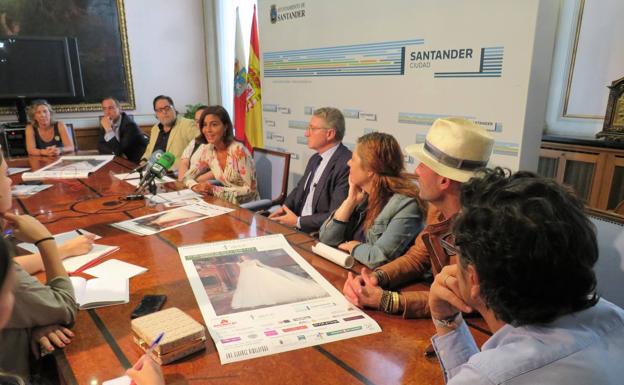 Rueda de prensa de presentación del desfile benéfico.