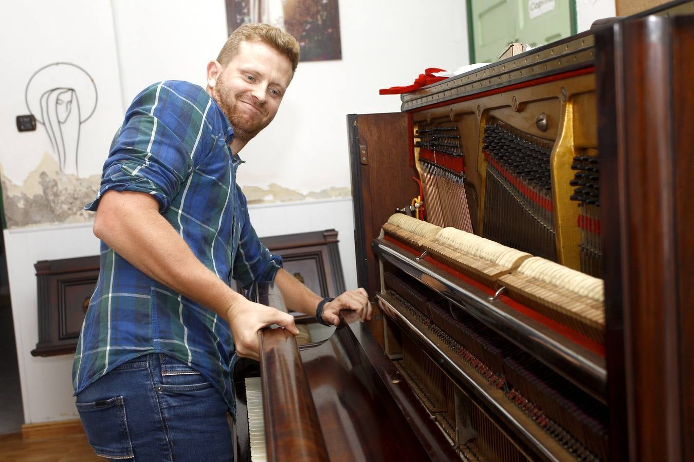 Fotos: Daniel Chiprian, afinador de pianos