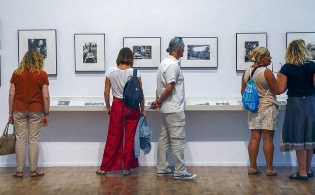 'España, 1975-1979. Secuencias de la Transición' permanecerá abierta hasta el 29 de septiembre en el espacio portuario. 