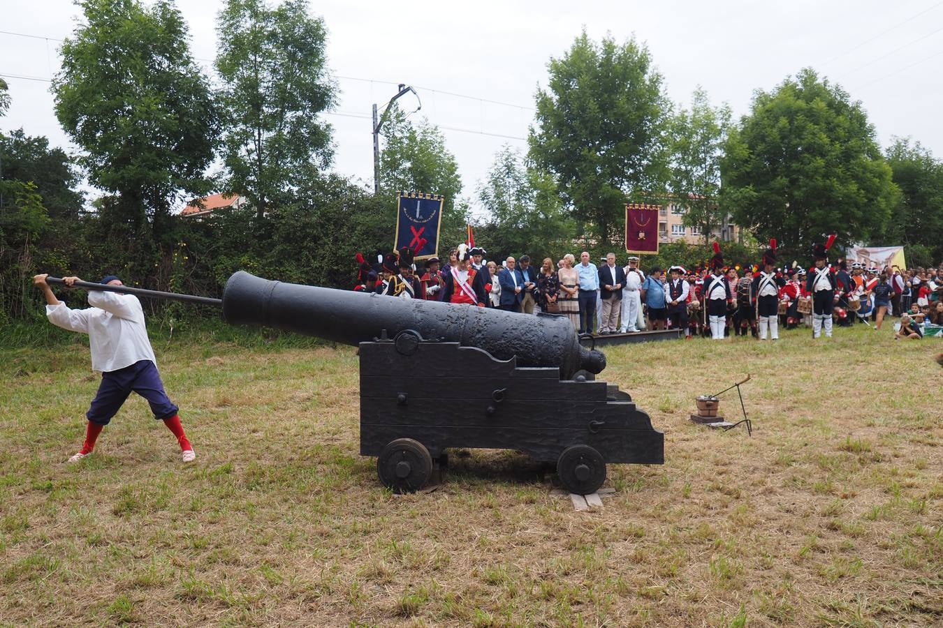 El cañón, en el momento del disparo