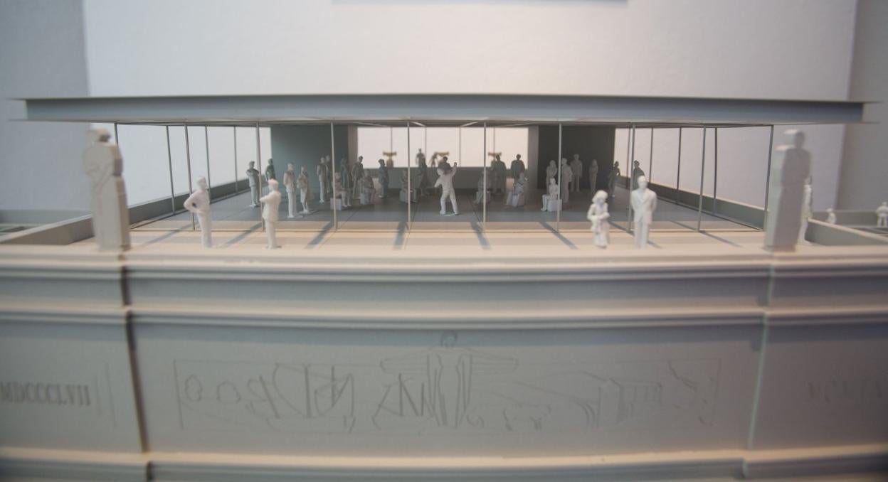 Detalle de la maqueta del edificio del Paseo de Pereda. En primer término, la cubierta y el mirador según el diseño del arquitecto David Chipperfield. 