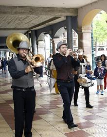 Imagen secundaria 2 - Música, teatro y magia, en calles y plazas