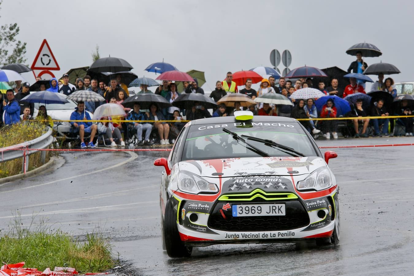 Dani Sordo y Carlos del Barrio se adjudicaron ayer la décimo tercera edición del Rally Cristian López, tercera cita puntuable para el Campeonato de Cantabria de Rallies.