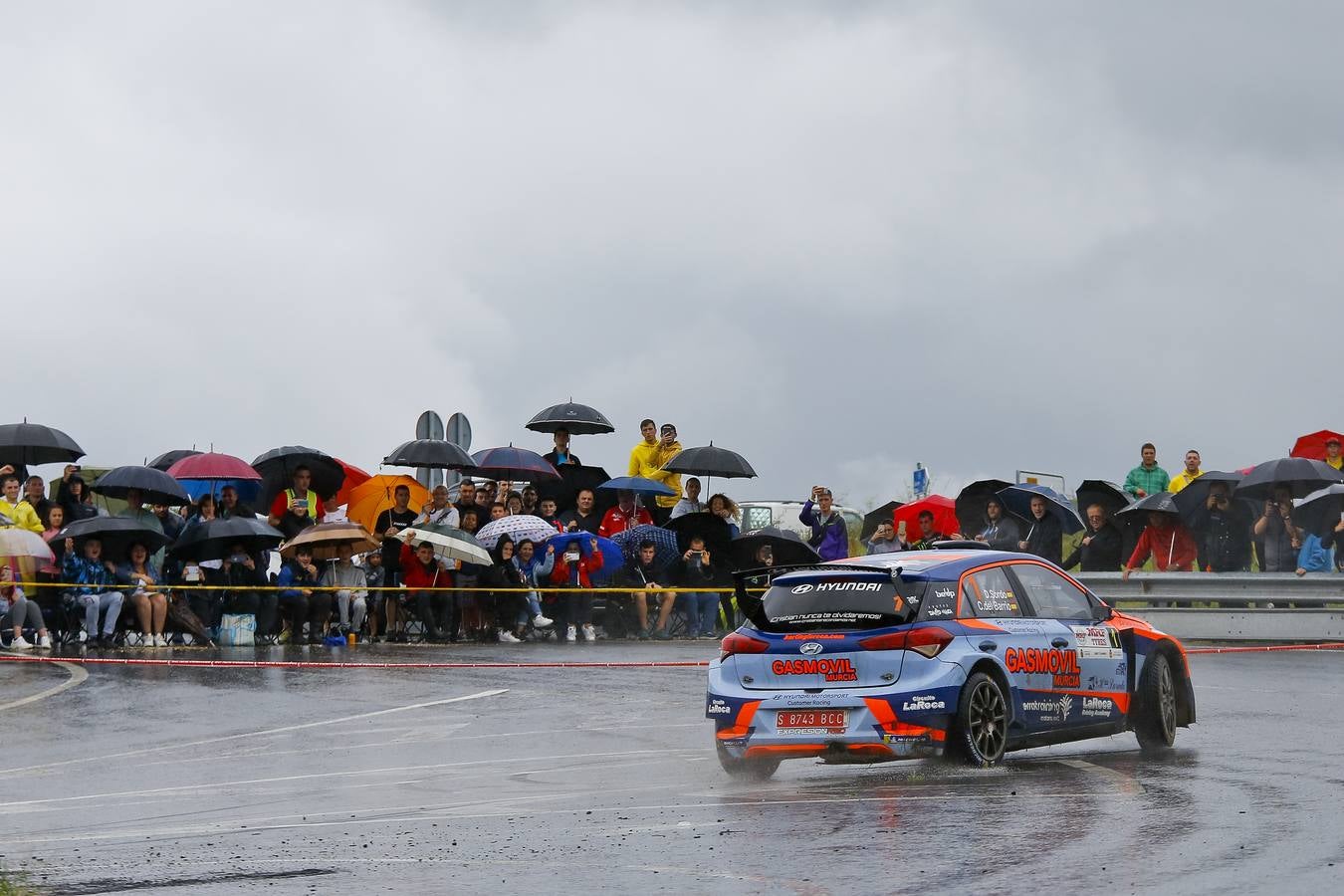 Dani Sordo y Carlos del Barrio se adjudicaron ayer la décimo tercera edición del Rally Cristian López, tercera cita puntuable para el Campeonato de Cantabria de Rallies.