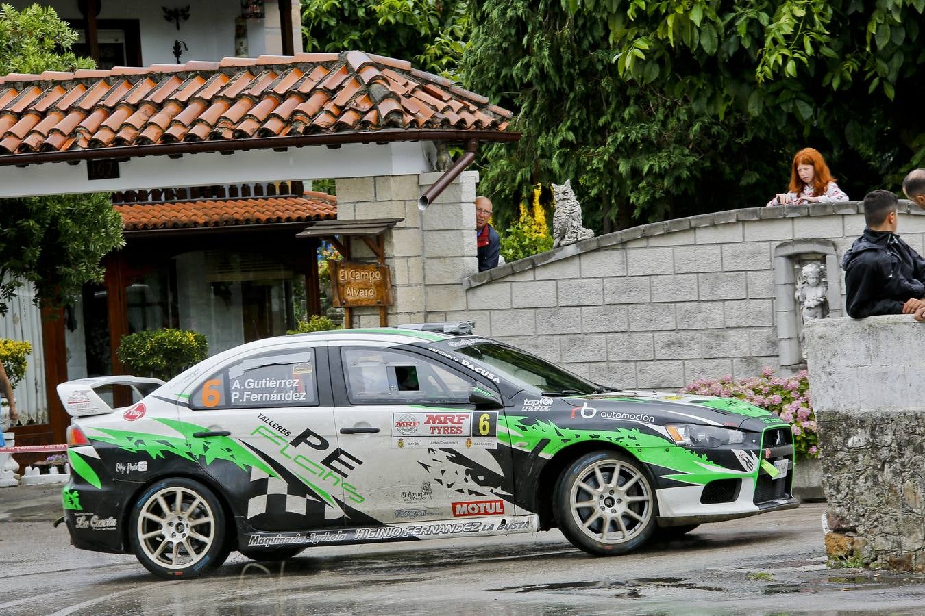 Dani Sordo y Carlos del Barrio se adjudicaron ayer la décimo tercera edición del Rally Cristian López, tercera cita puntuable para el Campeonato de Cantabria de Rallies.