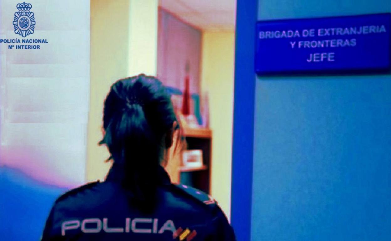 Detenida en Torrelavega una mujer que estafó 25.000 euros a dos inmigrantes senegaleses