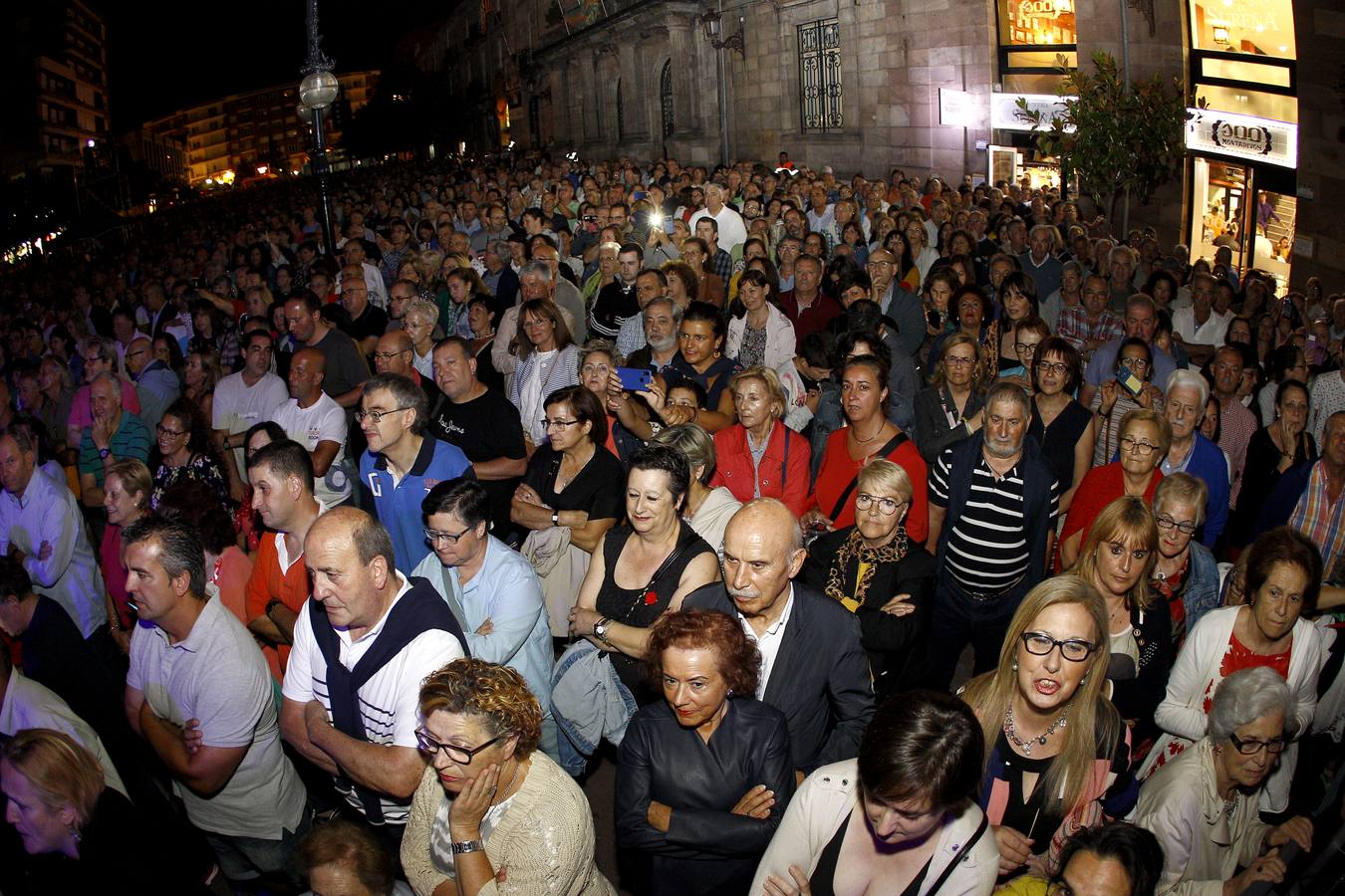 Víctor Manuel, durante la actuación del jueves en Torrelavega.