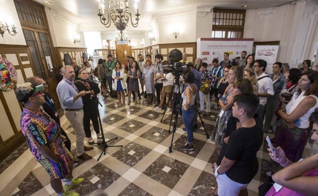 Imagen principal - &#039;Cuadratura&#039; muestra en La Magdalena la nueva colección del Museo Redondo