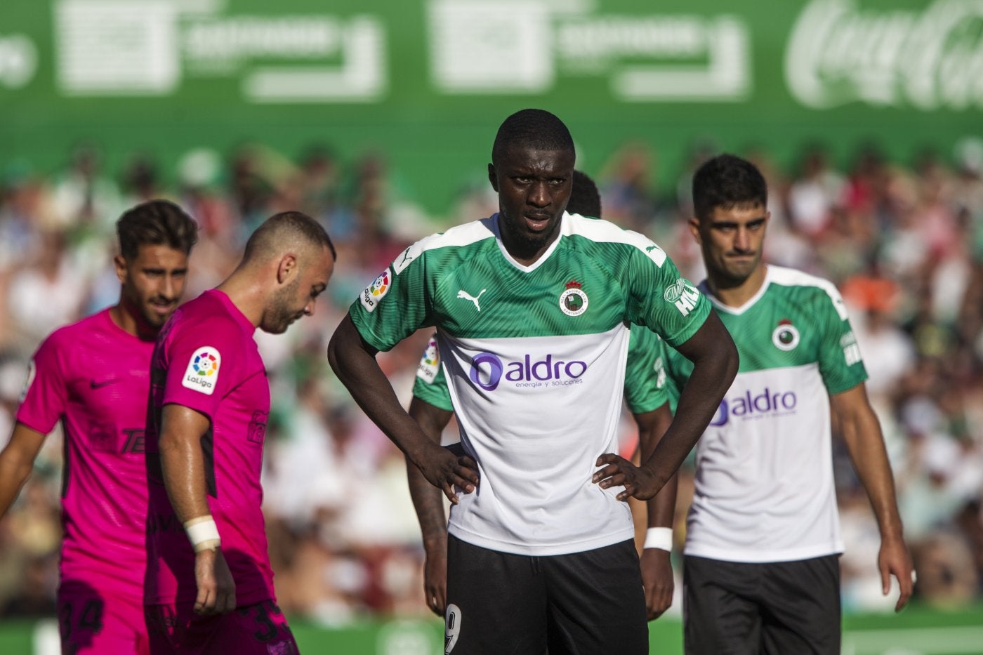 Yoda y Olaortua aguardan un lanzamiento de esquina en el partido frente al Málaga. :