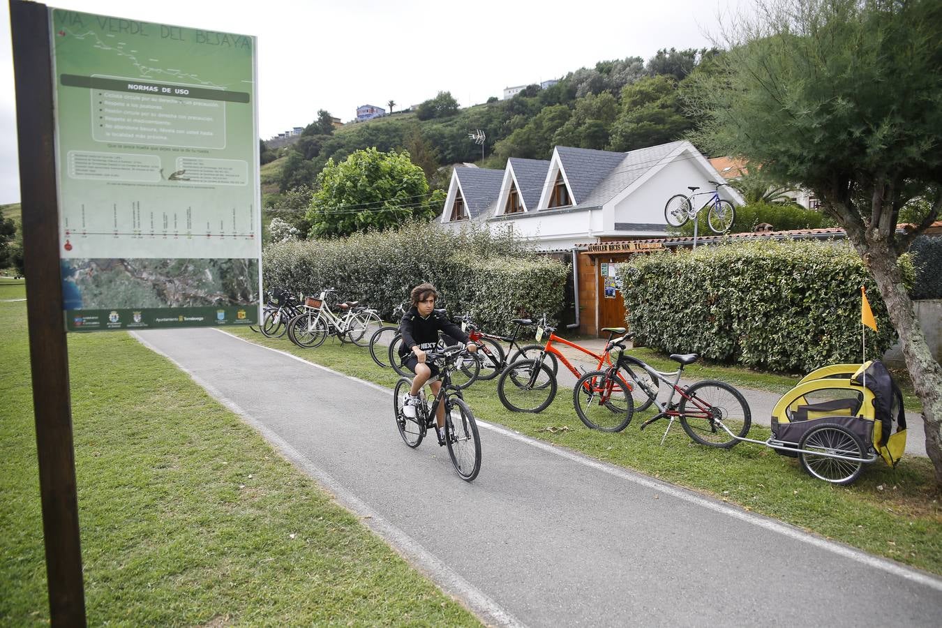 El carril va de Suances al polígono industrial de Barros, en Los Corrales de Buelna. En total, 20 kilómetros.