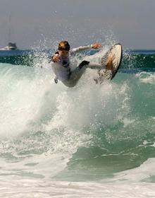 Imagen secundaria 2 - 138 deportistas disputaron el XI Campeonato de Surf Costa de Liencres