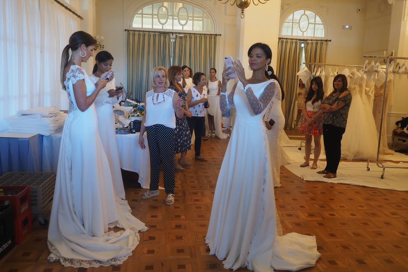 La firma Silvia Fernández protagonizó el ya clásico desfile del verano con lleno de público