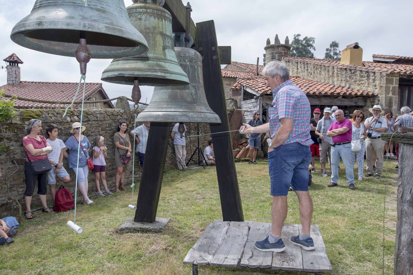 Fotos: Las campanas suenan en Meruelo