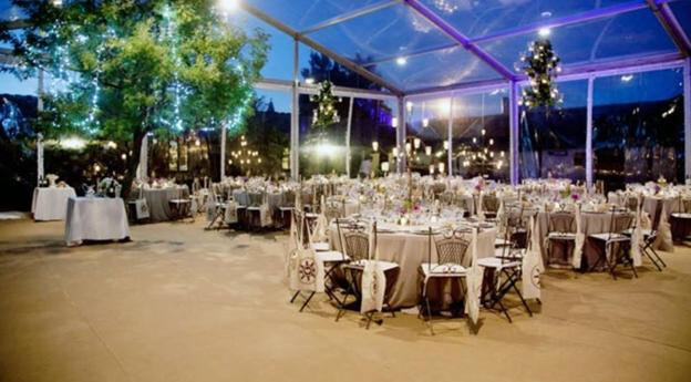 Carpa transparante como plan B de una boda en la región.