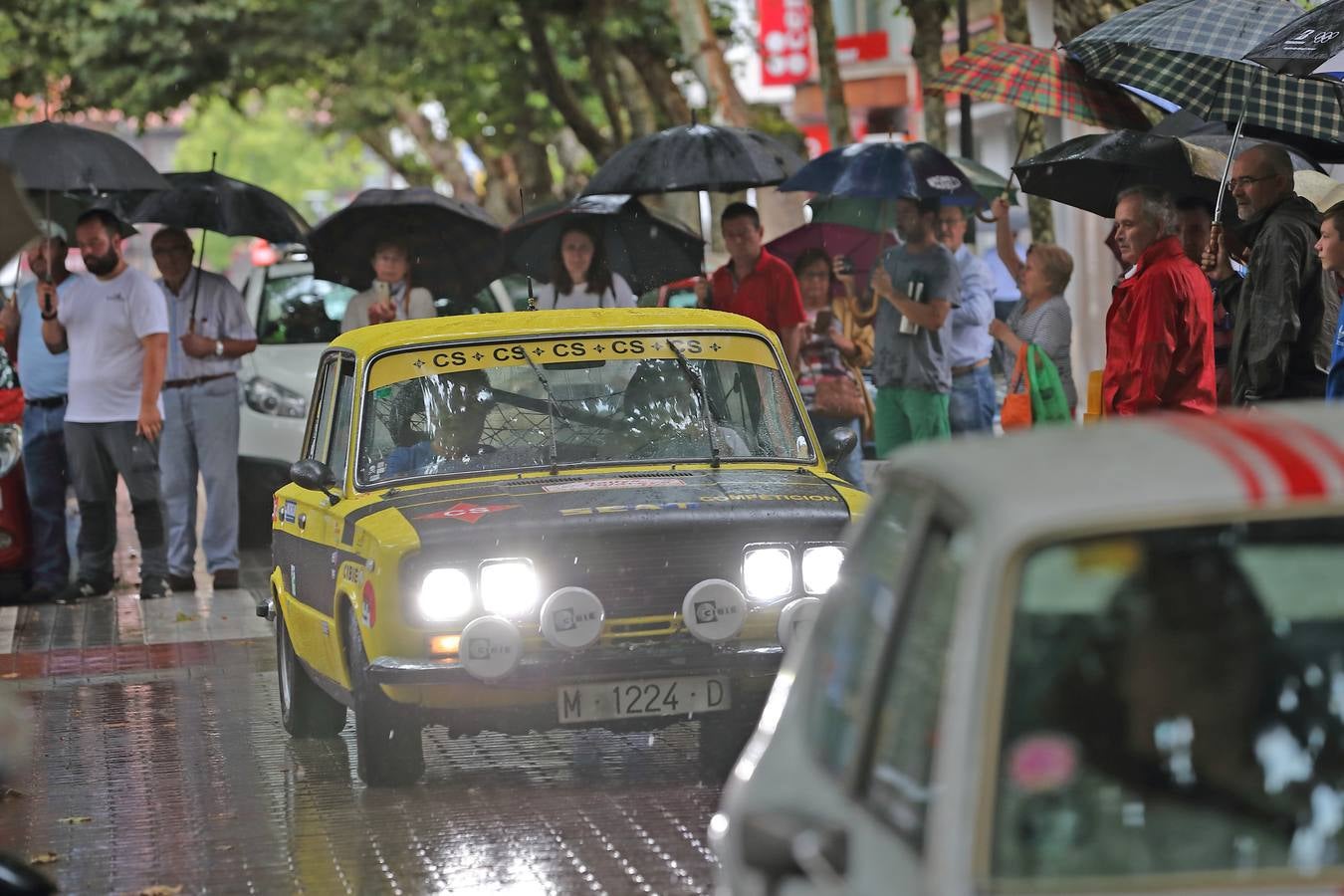 Más de un centenar de vehículos se congrega en la tercera concentración de estos coches que organiza el Club Villa de Cabezón