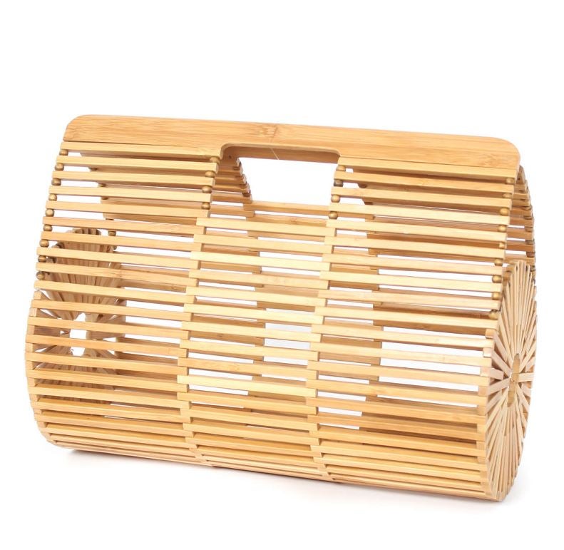 De bambú aunque de forma tubular. Kalimba