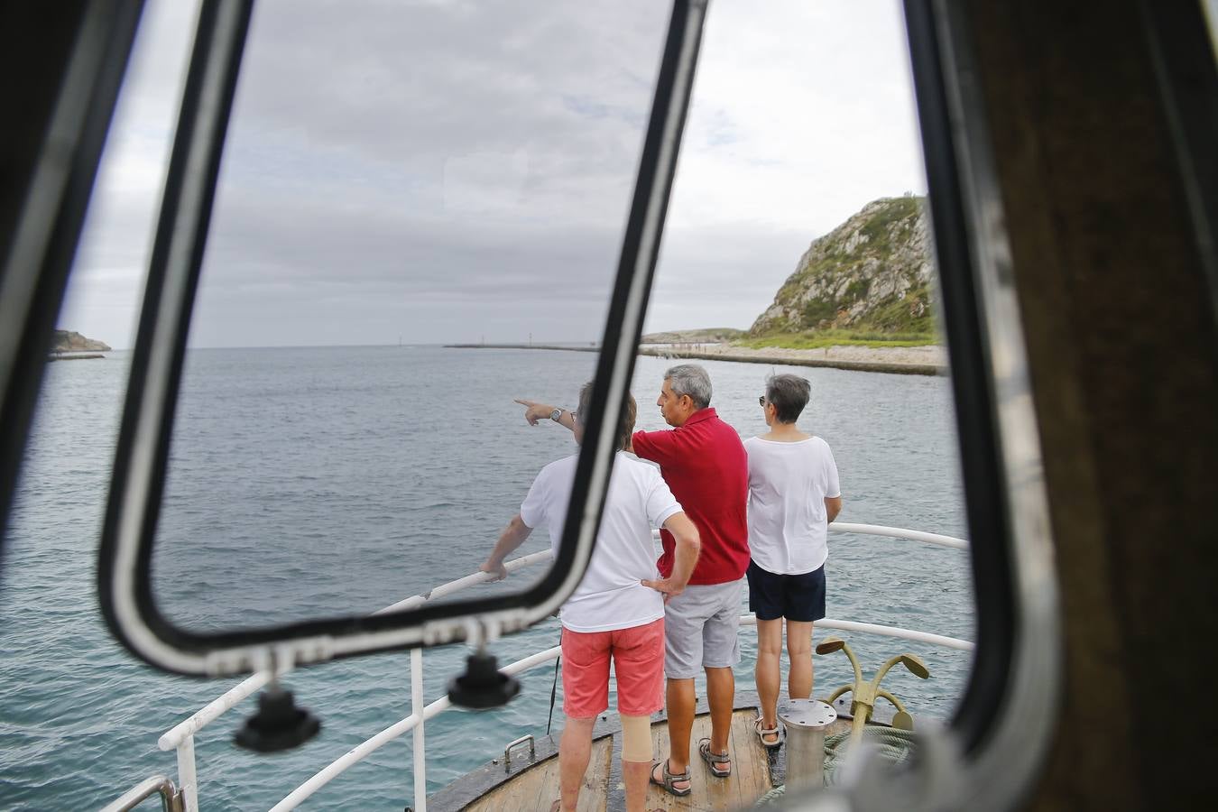 Los vecinos de Miengo y Suances pueden cruzar en verano la ría que los separa en 5 minutos