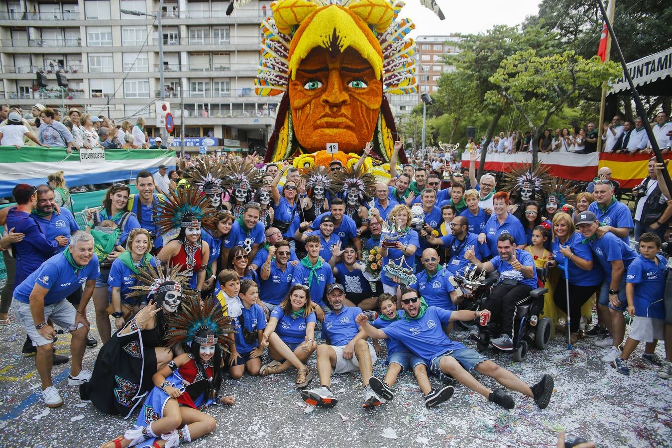 Fotos: La carroza &#039;Memento Mori&#039; se lleva el triunfo en Laredo