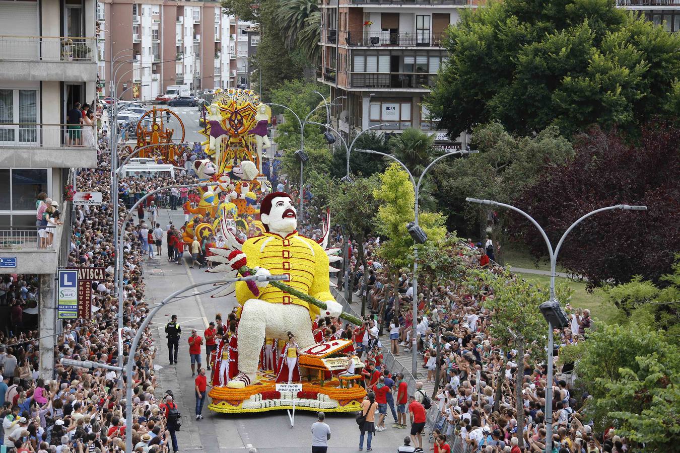 Fotos: La carroza &#039;Memento Mori&#039; se lleva el triunfo en Laredo