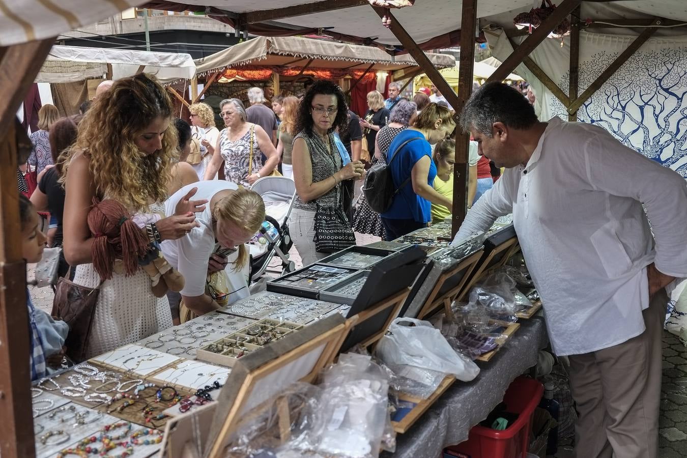 Fotos: El Mercado Medieval invade la Alameda de Oviedo