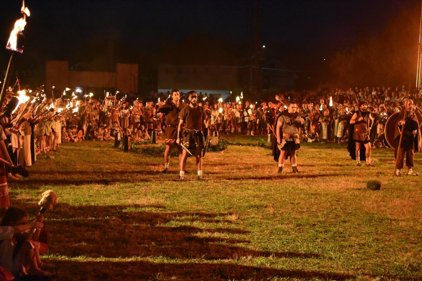 Los 13 jefes de clanes sellaron la declaración de guerra a Roma y, encomendándose a druidas y dioses, unificaron sus fuerzas bajo el mando de Corocotta