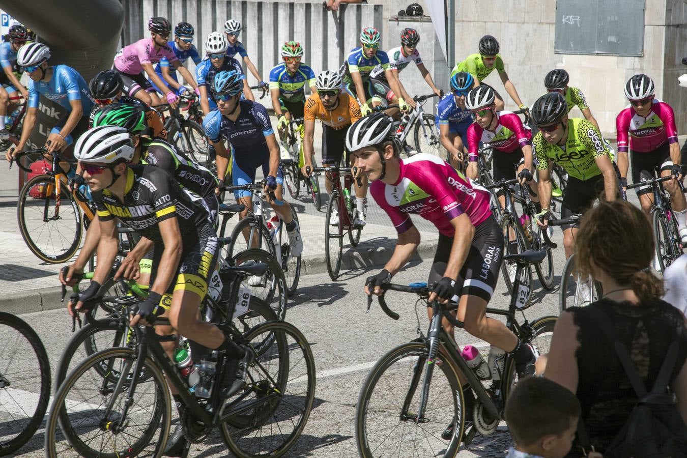 Fotos: Imágenes de la primera etapa de la Vuelta a Cantabria