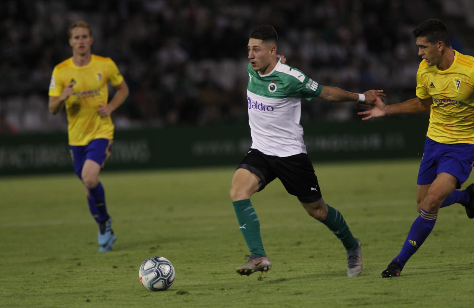 Fotos: Imagenes del partido Racing-Cádiz