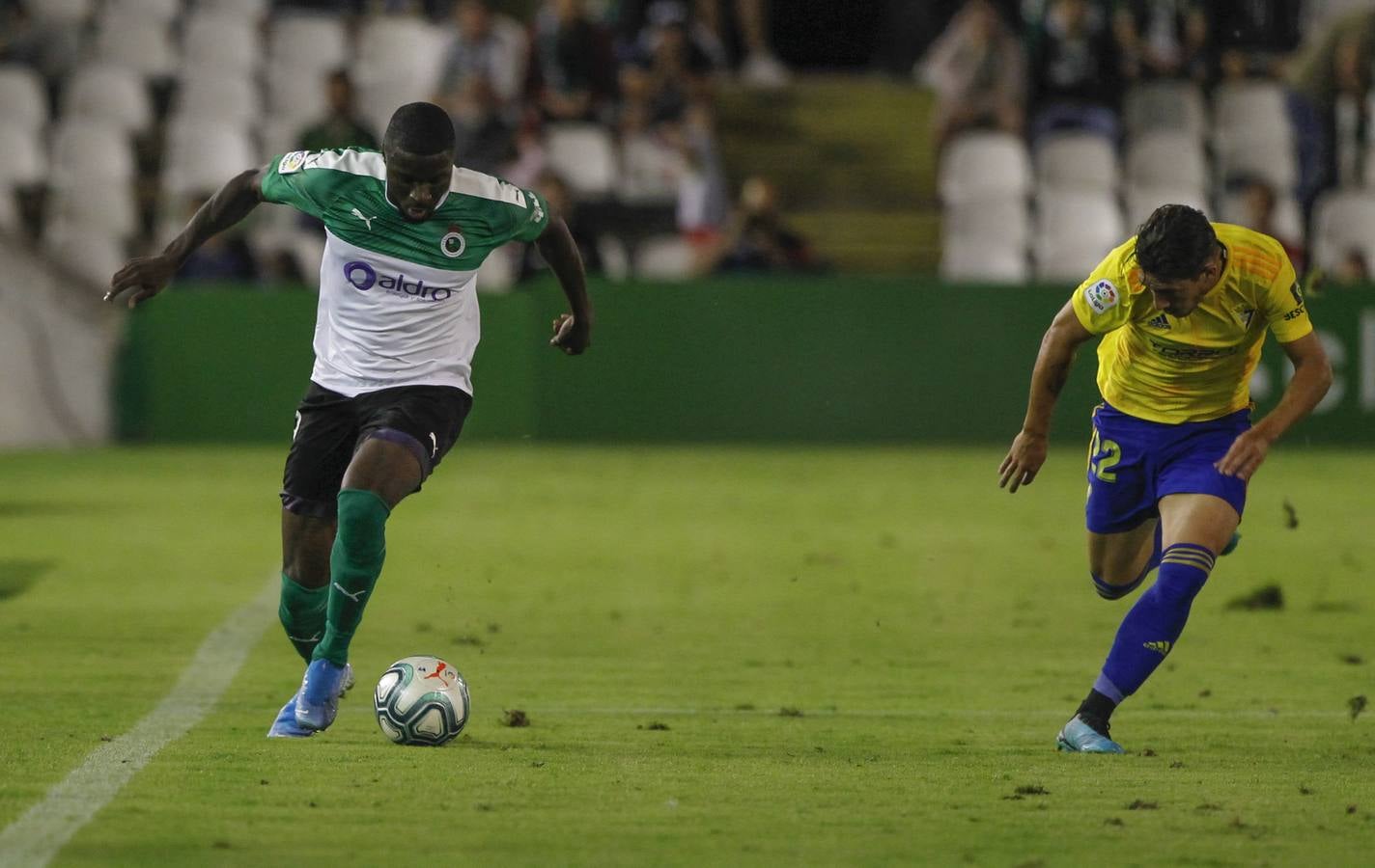Fotos: Las imágenes del Racing-Cadiz