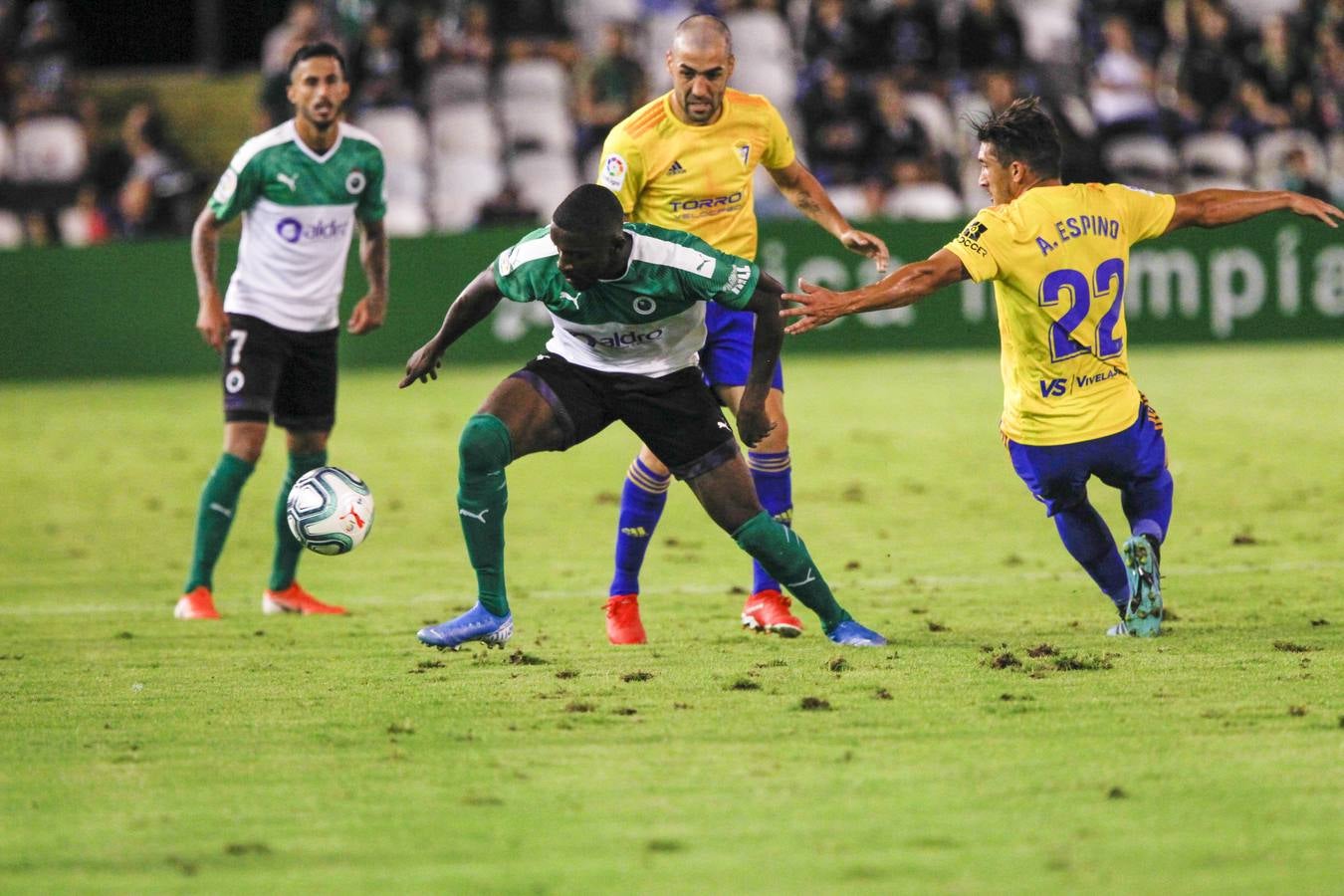 Fotos: Las imágenes del Racing-Cadiz