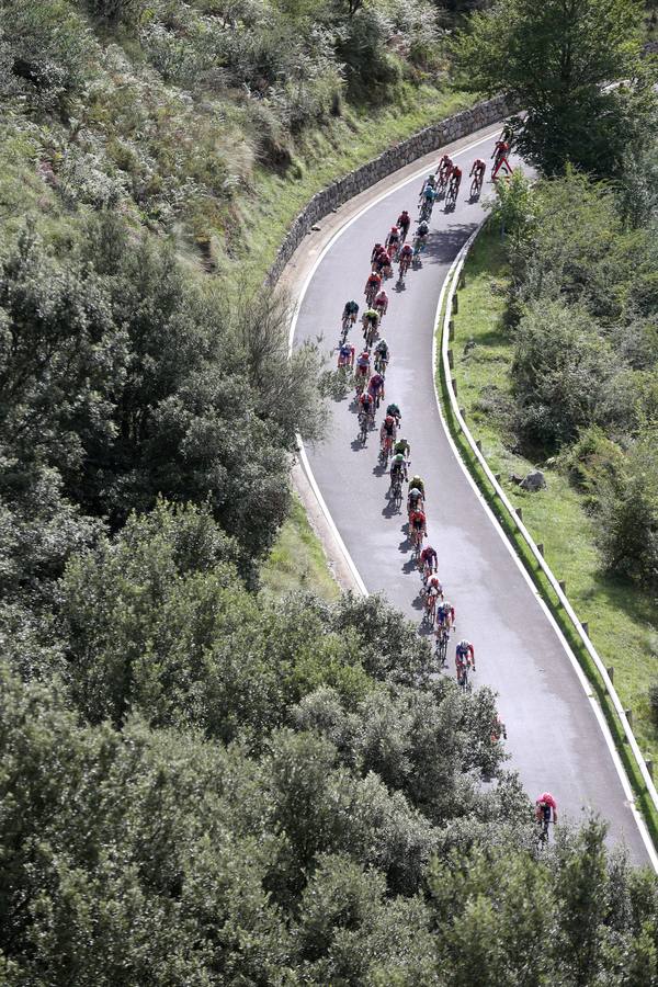 Fotos: Imágenes de la etapa Bilbao-Los Machucos