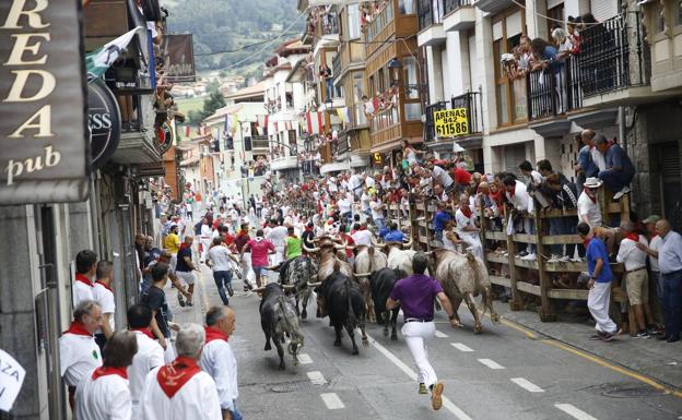 El encierro de hoy ha sido rápido y emocionante.